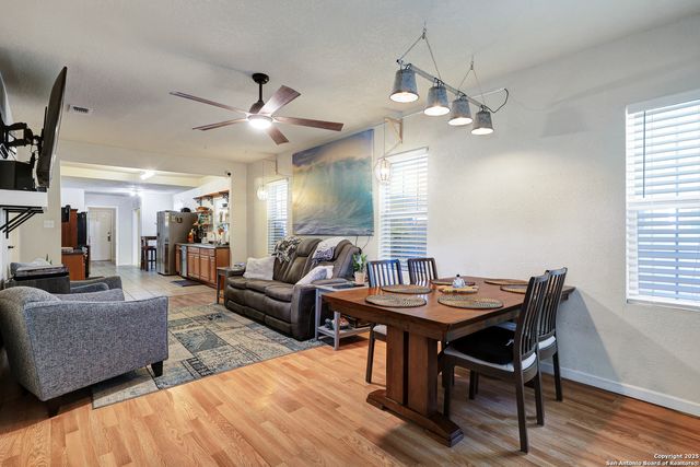 1026 W Lynwood, San Antonio, TX 78201