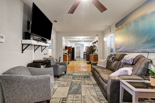 1026 W Lynwood, San Antonio, TX 78201