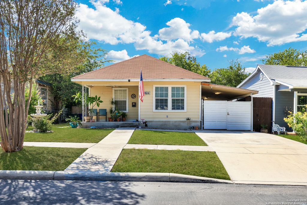 1026 W Lynwood, San Antonio, TX 78201