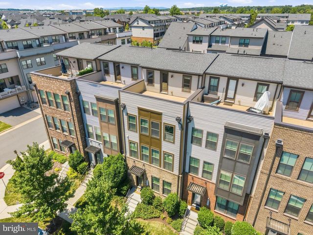 22325 TEES TER, Ashburn, VA 20148