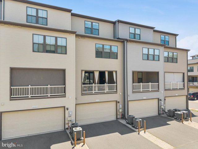 22325 TEES TER, Ashburn, VA 20148