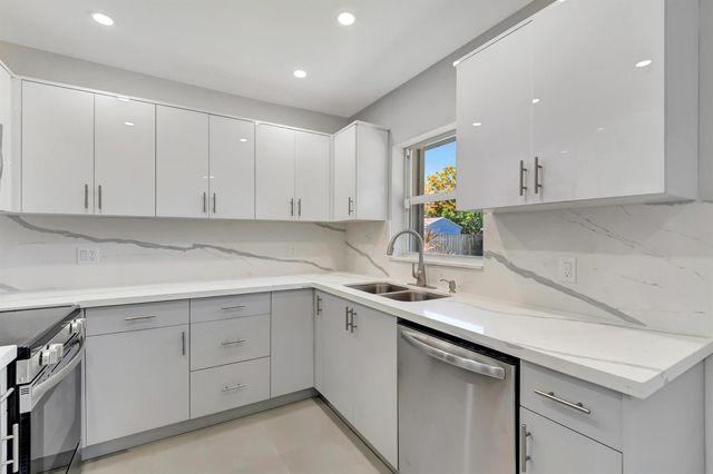 525 Ibis Drive, Delray Beach, FL 33444