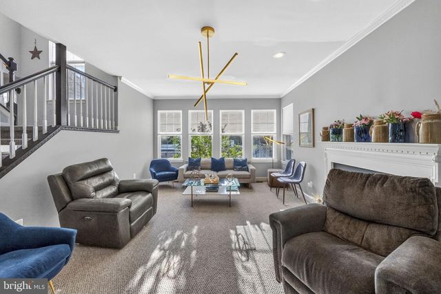 2 STONEHEDGE DR, East Windsor, NJ 08520
