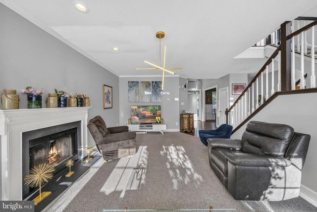 2 STONEHEDGE DR, East Windsor, NJ 08520