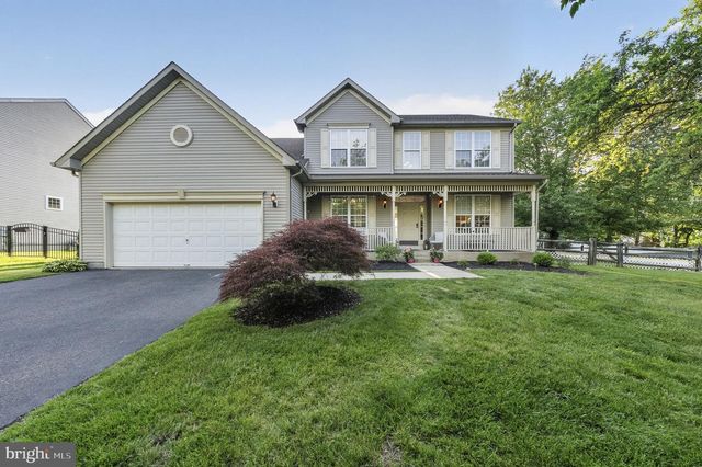 2 STONEHEDGE DR, East Windsor, NJ 08520