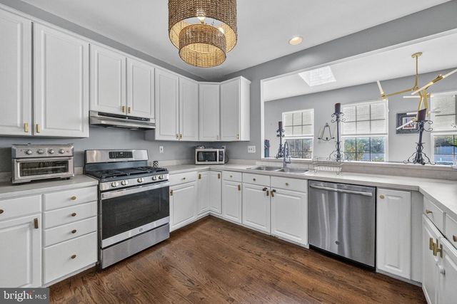 2 STONEHEDGE DR, East Windsor, NJ 08520