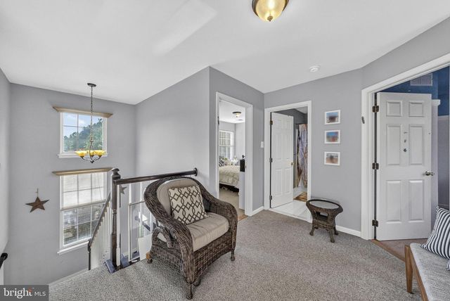 2 STONEHEDGE DR, East Windsor, NJ 08520