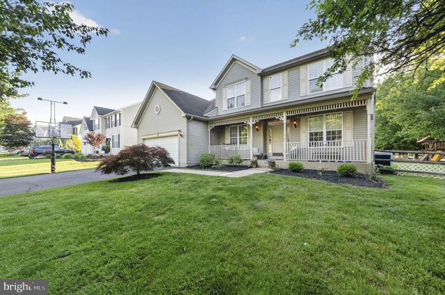 2 STONEHEDGE DR, East Windsor, NJ 08520