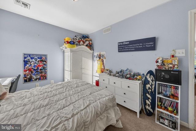 2 STONEHEDGE DR, East Windsor, NJ 08520