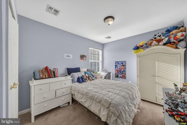 2 STONEHEDGE DR, East Windsor, NJ 08520