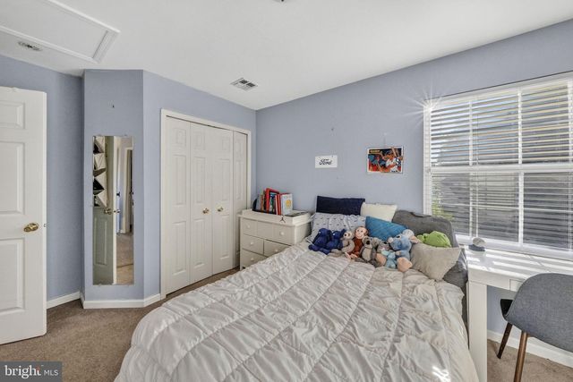 2 STONEHEDGE DR, East Windsor, NJ 08520