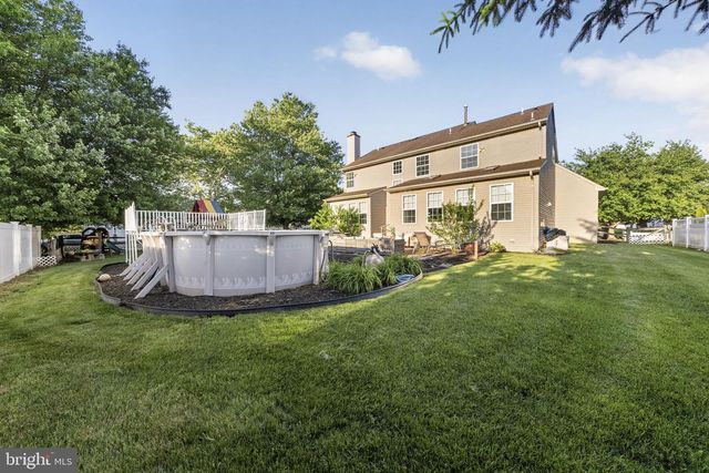 2 STONEHEDGE DR, East Windsor, NJ 08520