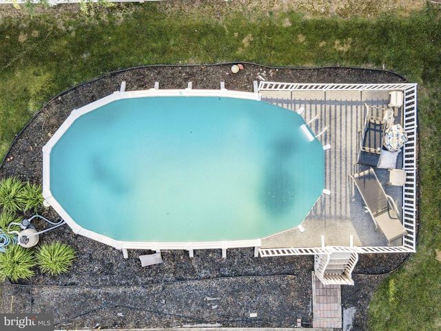 2 STONEHEDGE DR, East Windsor, NJ 08520