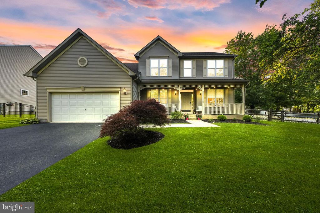 2 STONEHEDGE DR, East Windsor, NJ 08520