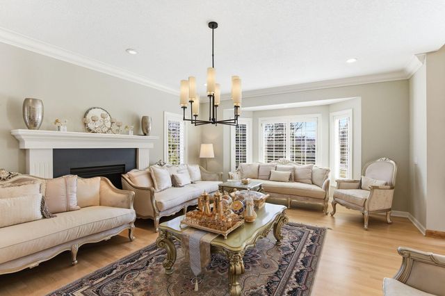 2 Bent Tree Lane, North Oaks, MN 55127
