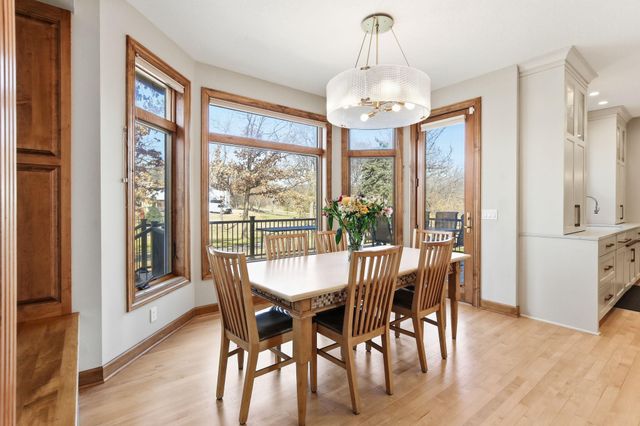 2 Bent Tree Lane, North Oaks, MN 55127