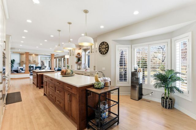 2 Bent Tree Lane, North Oaks, MN 55127