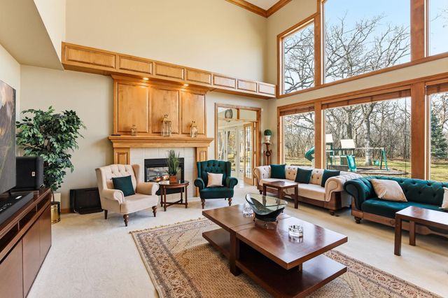 2 Bent Tree Lane, North Oaks, MN 55127
