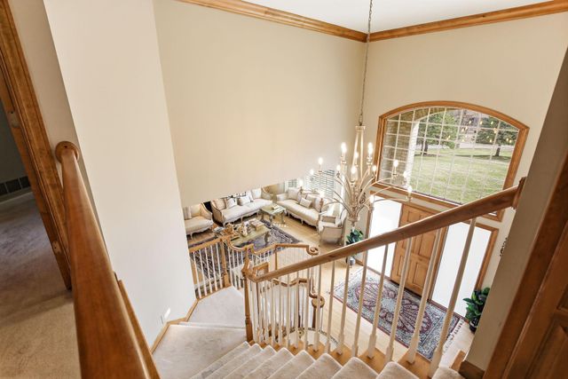 2 Bent Tree Lane, North Oaks, MN 55127