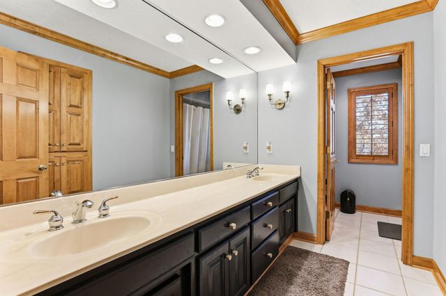 2 Bent Tree Lane, North Oaks, MN 55127