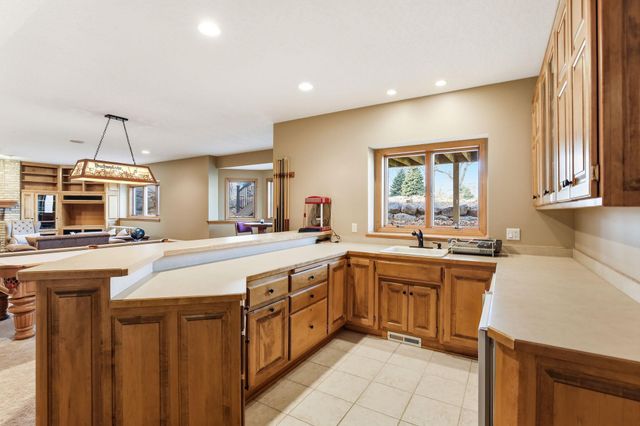 2 Bent Tree Lane, North Oaks, MN 55127