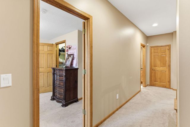 2 Bent Tree Lane, North Oaks, MN 55127
