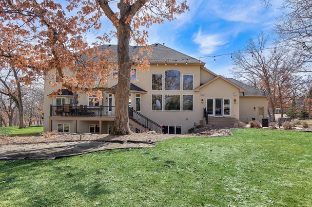 2 Bent Tree Lane, North Oaks, MN 55127