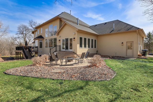 2 Bent Tree Lane, North Oaks, MN 55127