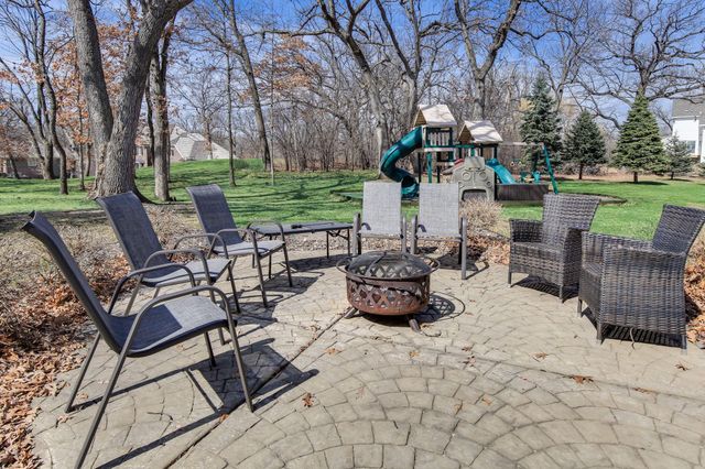 2 Bent Tree Lane, North Oaks, MN 55127