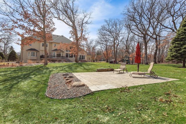 2 Bent Tree Lane, North Oaks, MN 55127