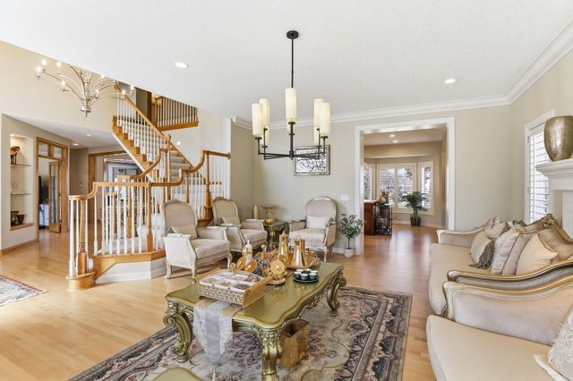 2 Bent Tree Lane, North Oaks, MN 55127