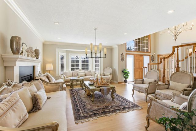 2 Bent Tree Lane, North Oaks, MN 55127