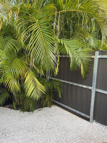 4171 SW 99th Ct SIDE, Miami, FL 33165