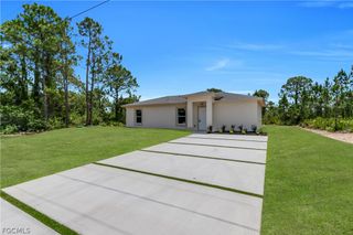 2801 42nd ST W, Lehigh Acres, FL 33971