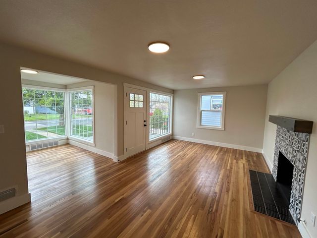 1028 E 40th Ave, Spokane, WA 99203