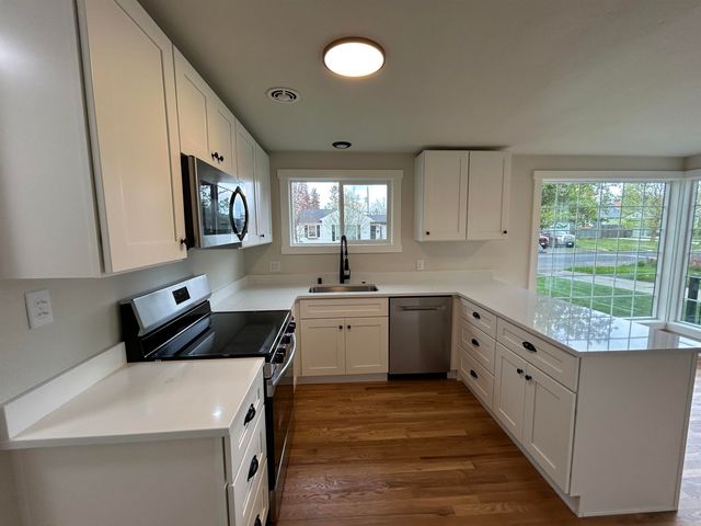 1028 E 40th Ave, Spokane, WA 99203