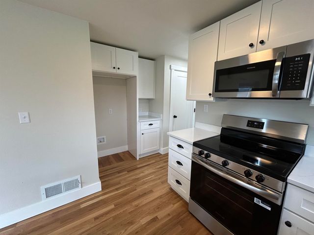 1028 E 40th Ave, Spokane, WA 99203