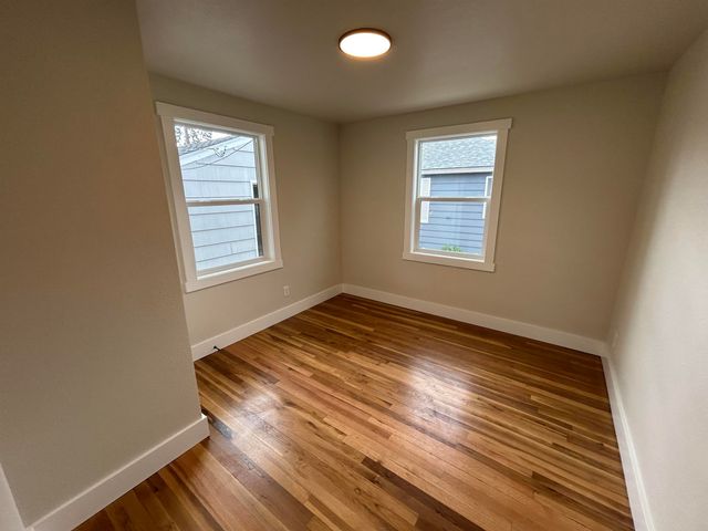 1028 E 40th Ave, Spokane, WA 99203