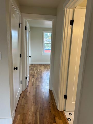 1028 E 40th Ave, Spokane, WA 99203