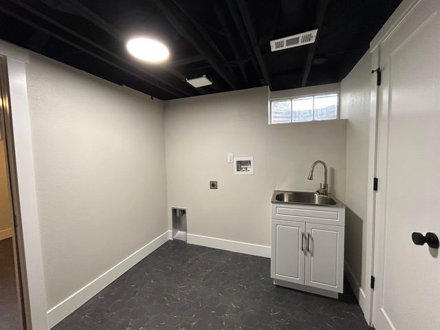 1028 E 40th Ave, Spokane, WA 99203