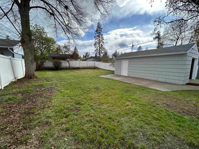 1028 E 40th Ave, Spokane, WA 99203