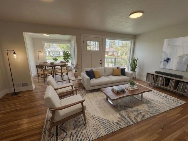 1028 E 40th Ave, Spokane, WA 99203