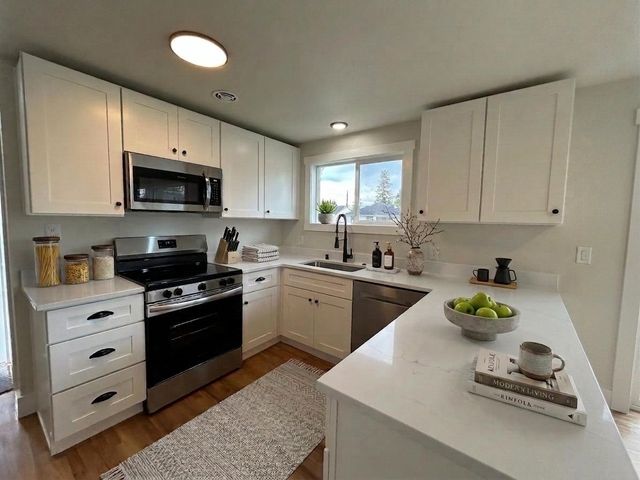 1028 E 40th Ave, Spokane, WA 99203