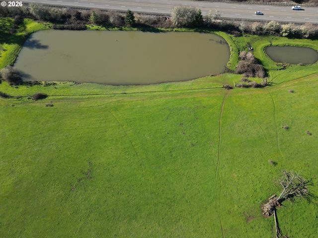 221 FOSTER Ln, Roseburg, OR 97470