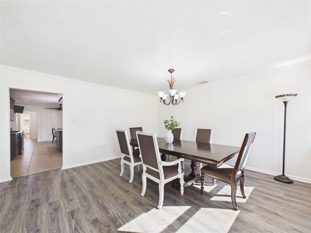 531 Oakdale Street, Shoreacres, TX 77571