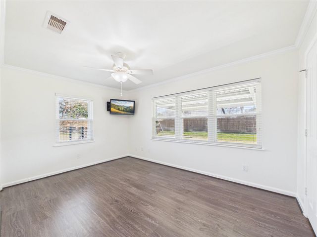 531 Oakdale Street, Shoreacres, TX 77571