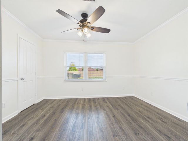 531 Oakdale Street, Shoreacres, TX 77571