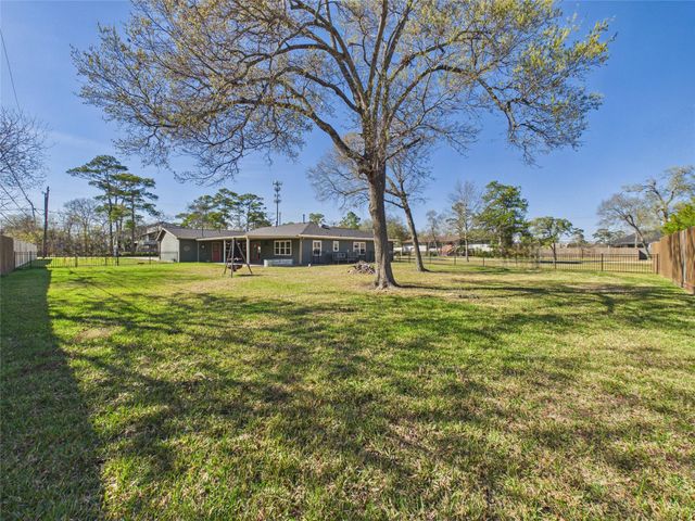531 Oakdale Street, Shoreacres, TX 77571