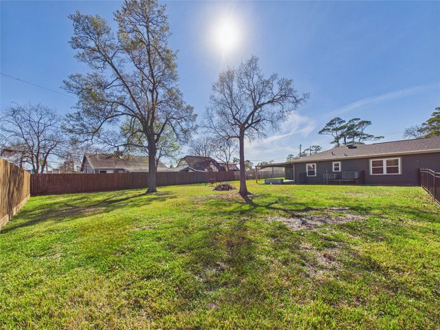 531 Oakdale Street, Shoreacres, TX 77571