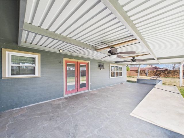 531 Oakdale Street, Shoreacres, TX 77571